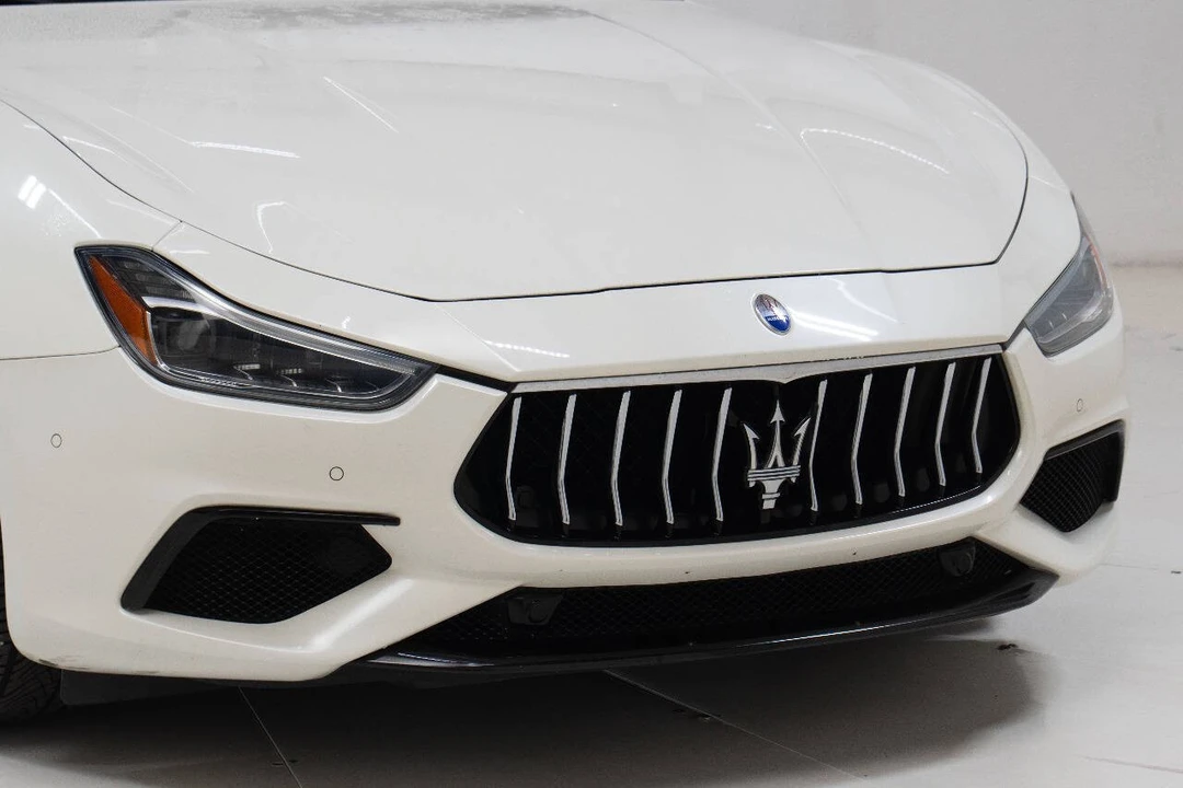 2018 Maserati Ghibli 3rd Gen - Image 9 of 12