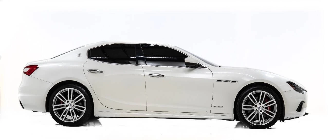 2018 Maserati Ghibli 3rd Gen - Image 5 of 12