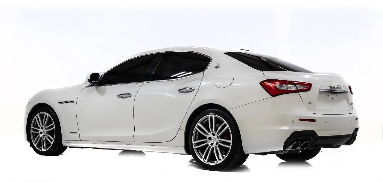 2018 Maserati Ghibli 3rd Gen - Image 4 of 12
