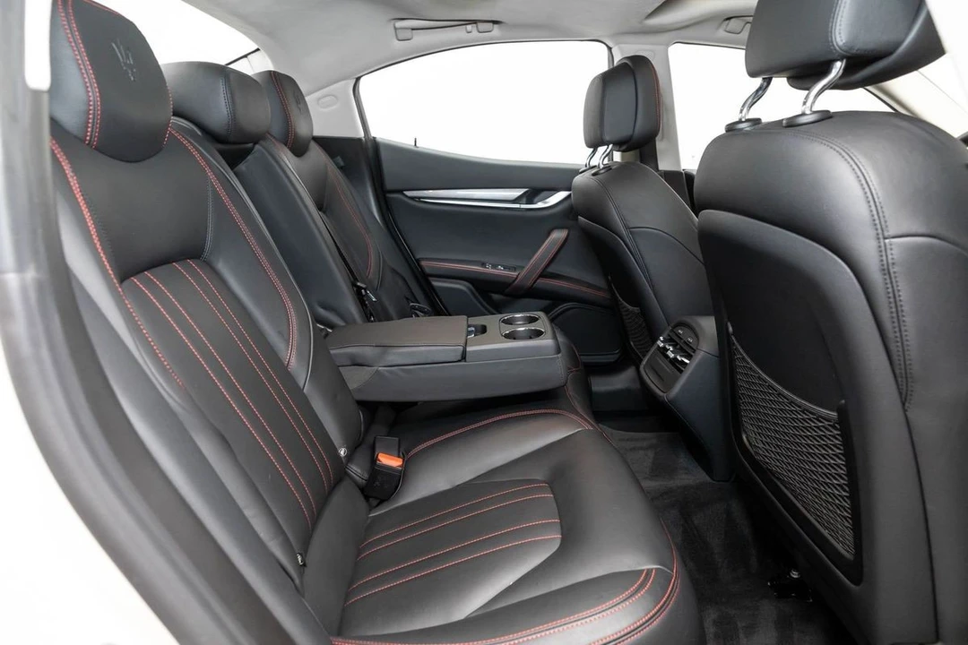 2018 Maserati Ghibli 3rd Gen - Image 16 of 21