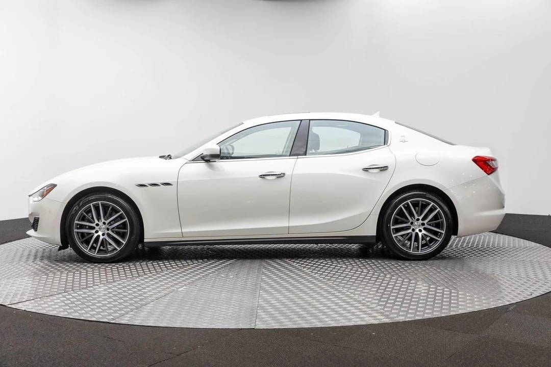 2018 Maserati Ghibli 3rd Gen - Image 8 of 21