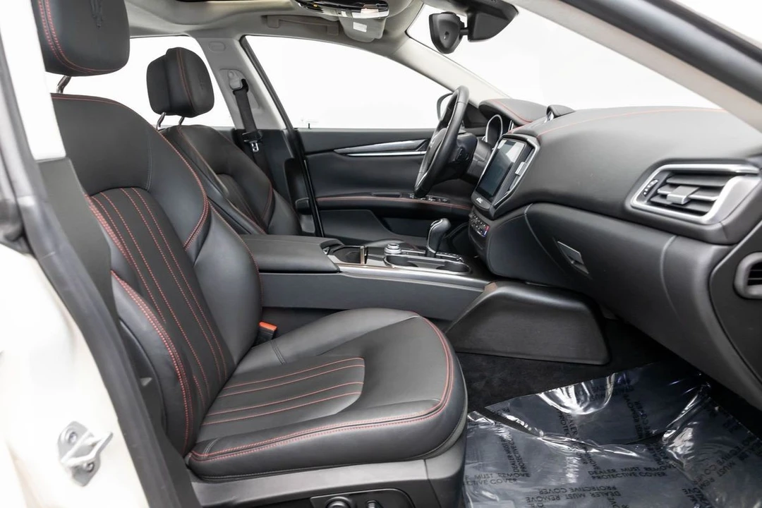 2018 Maserati Ghibli 3rd Gen - Image 15 of 21
