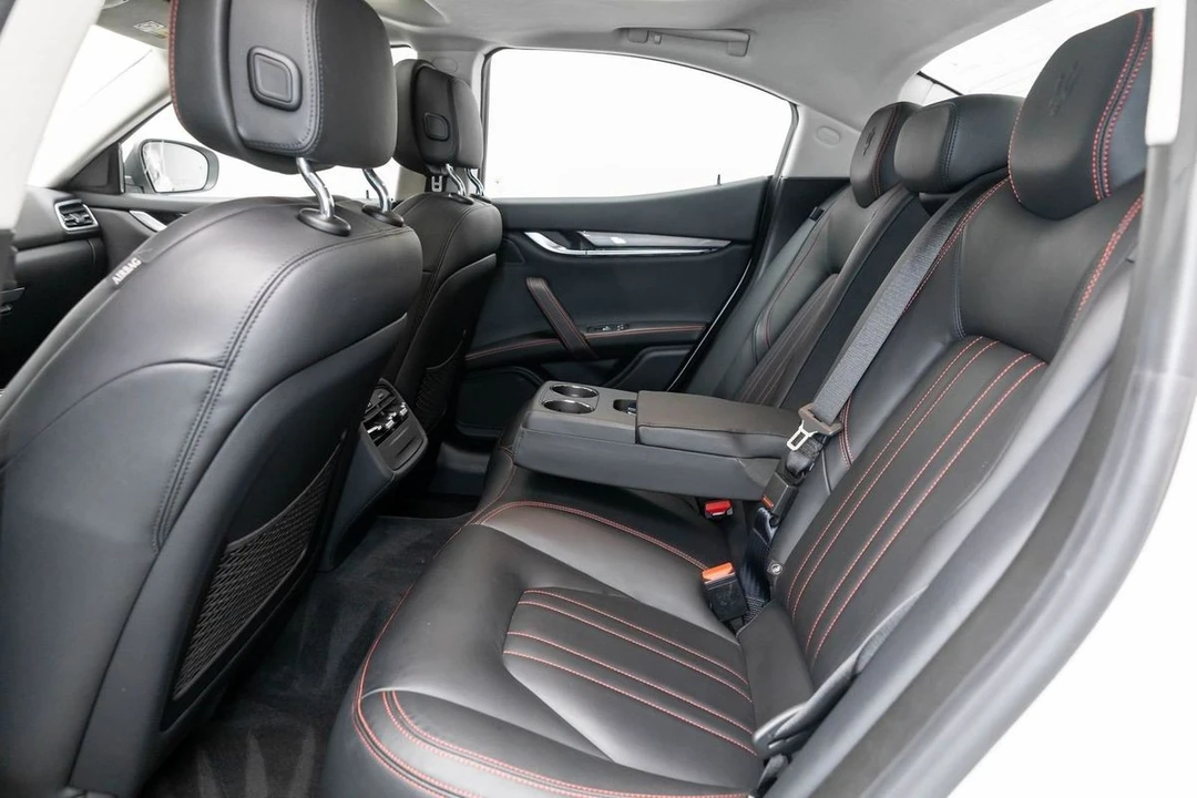2018 Maserati Ghibli 3rd Gen - Image 17 of 21