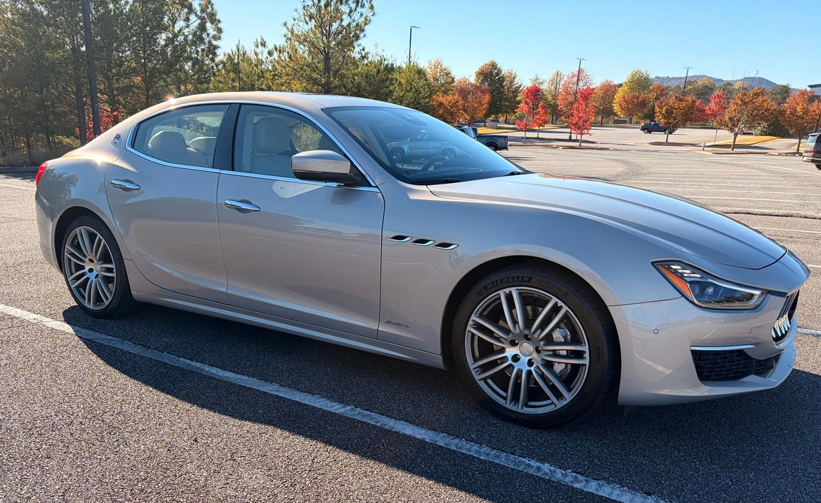 2018 Maserati Ghibli 3rd Gen - Image 11 of 31