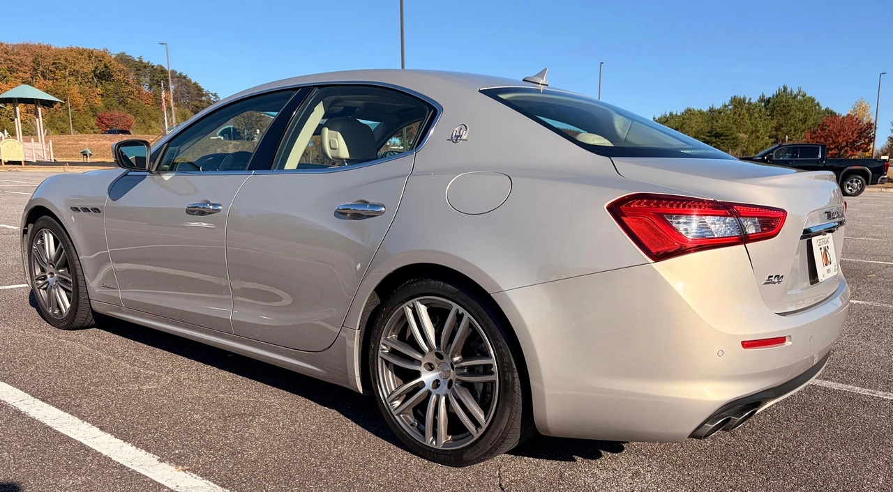 2018 Maserati Ghibli 3rd Gen - Image 7 of 31