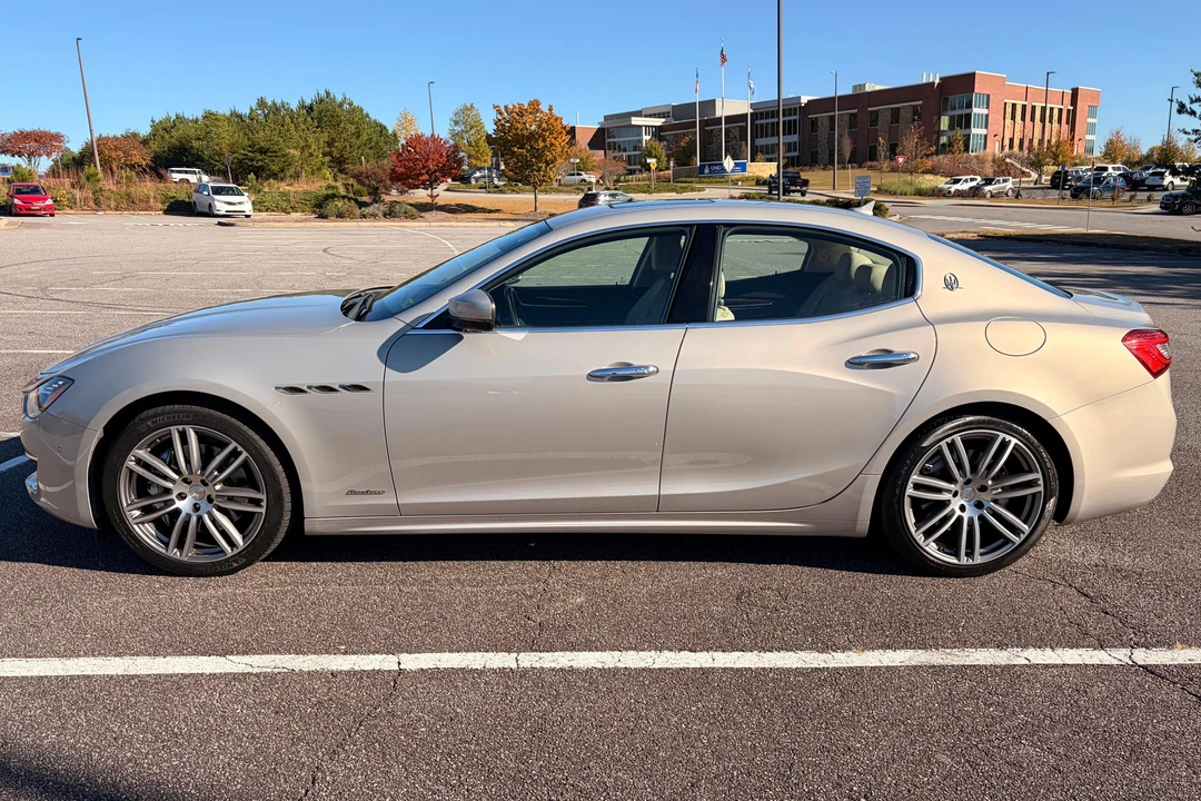 2018 Maserati Ghibli 3rd Gen - Image 3 of 31