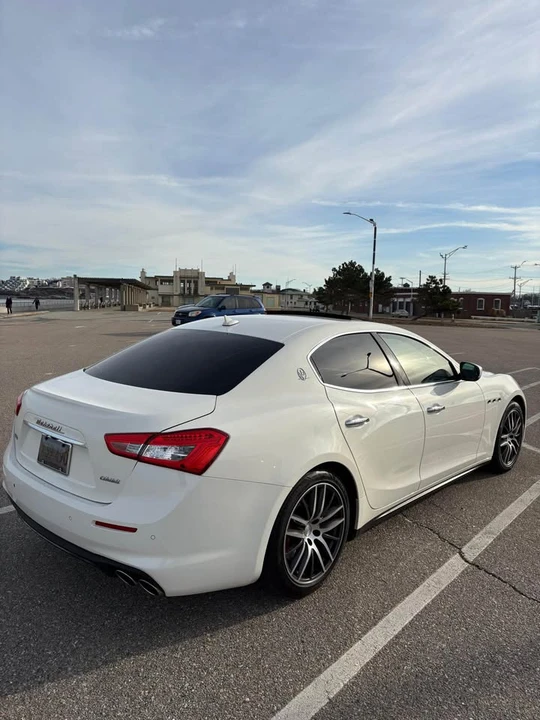 2018 Maserati Ghibli 3rd Gen - Image 3 of 12