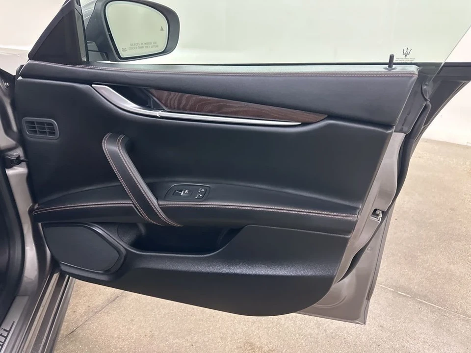 2018 Maserati Ghibli 3rd Gen - Image 17 of 21