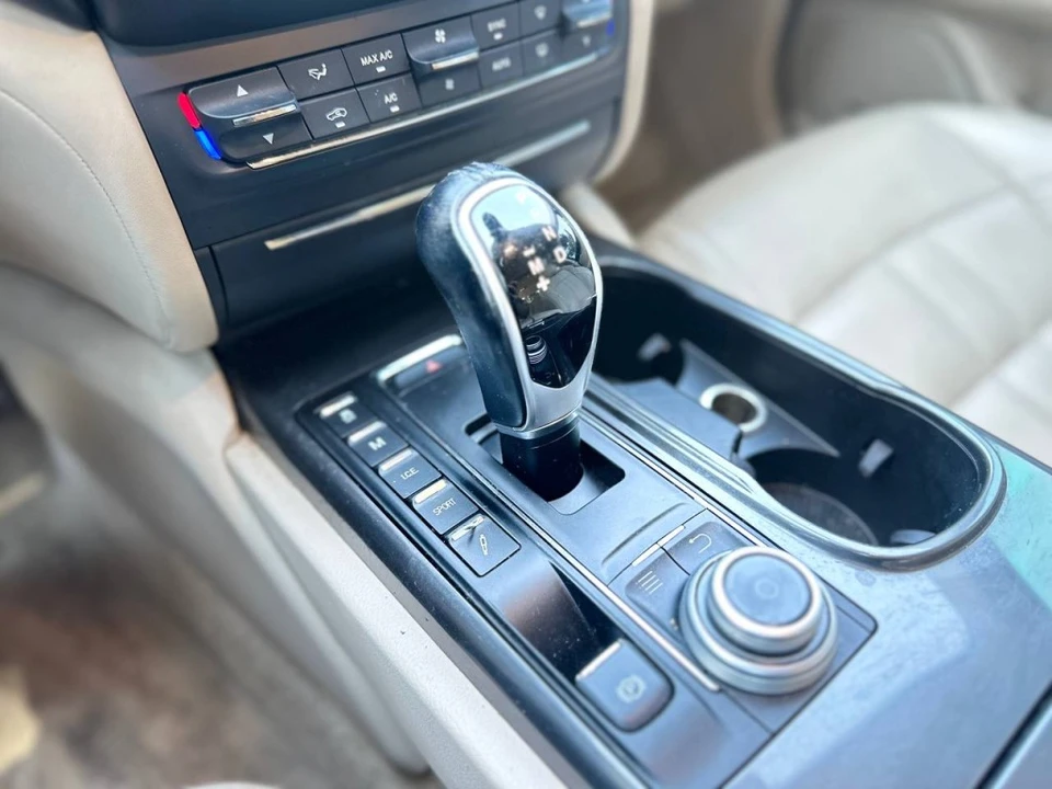 2018 Maserati Ghibli 3rd Gen - Image 16 of 18