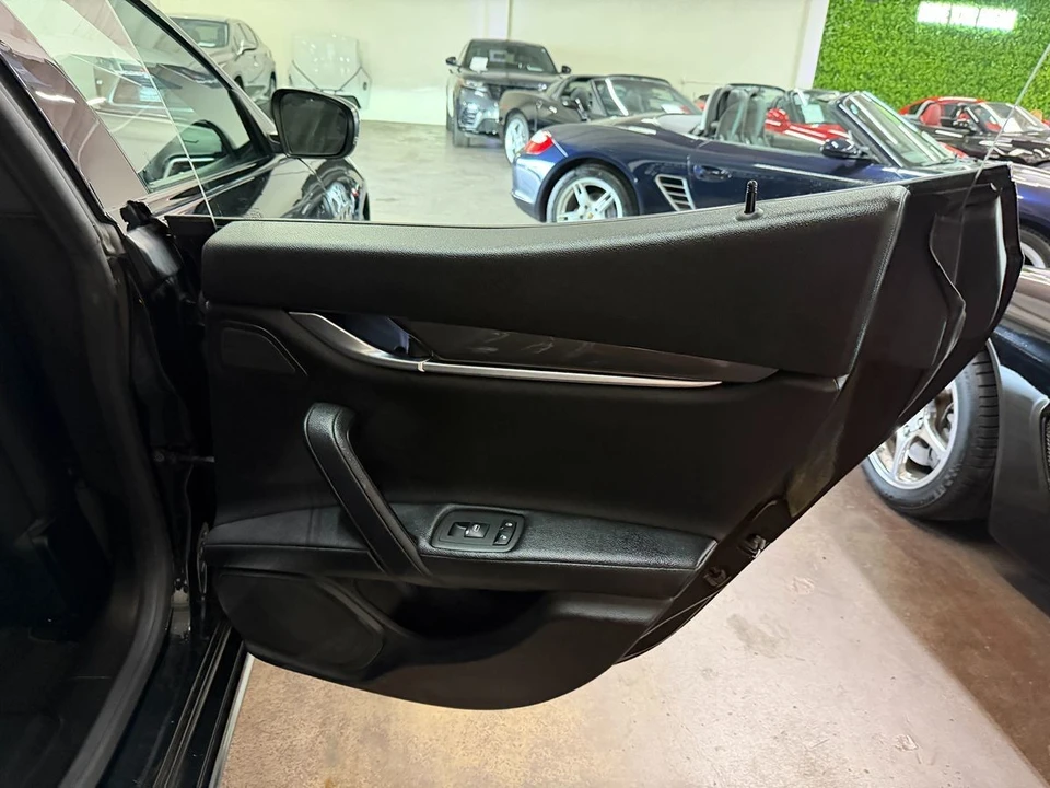 2018 Maserati Ghibli 3rd Gen - Image 16 of 21