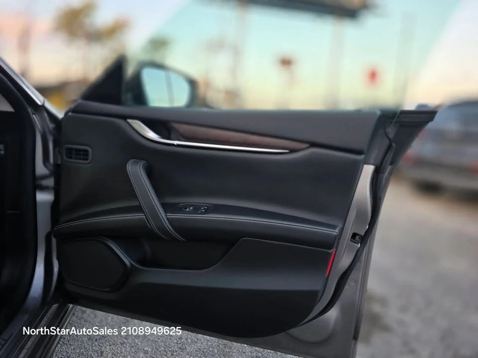 2018 Maserati Ghibli 3rd Gen - Image 9 of 18