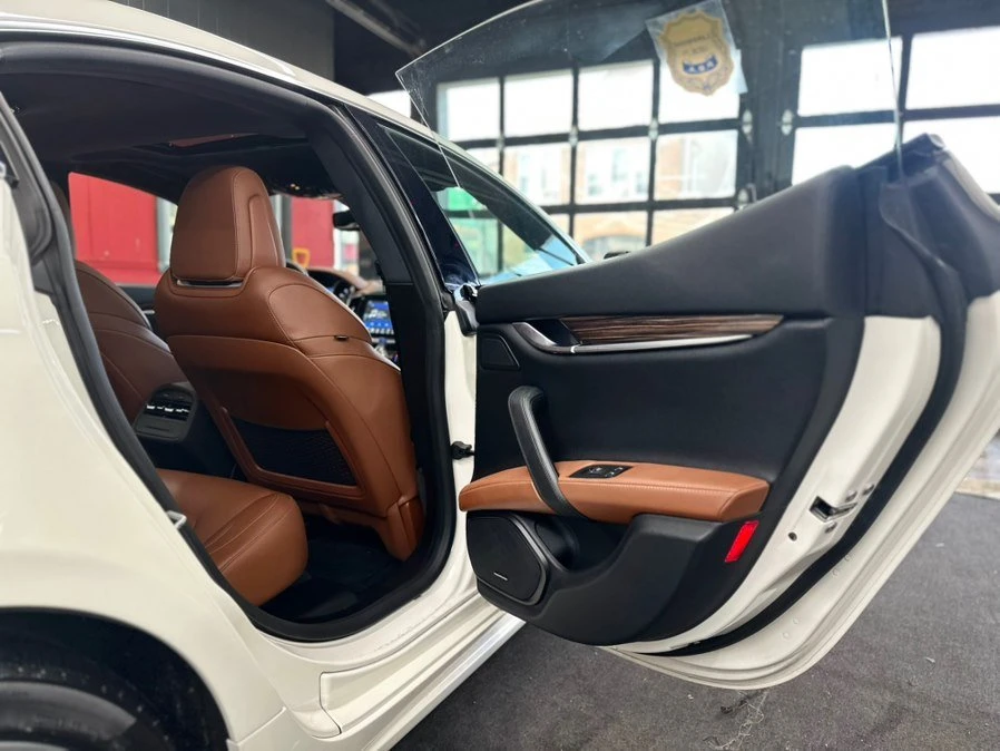 2018 Maserati Ghibli 3rd Gen - Image 11 of 20