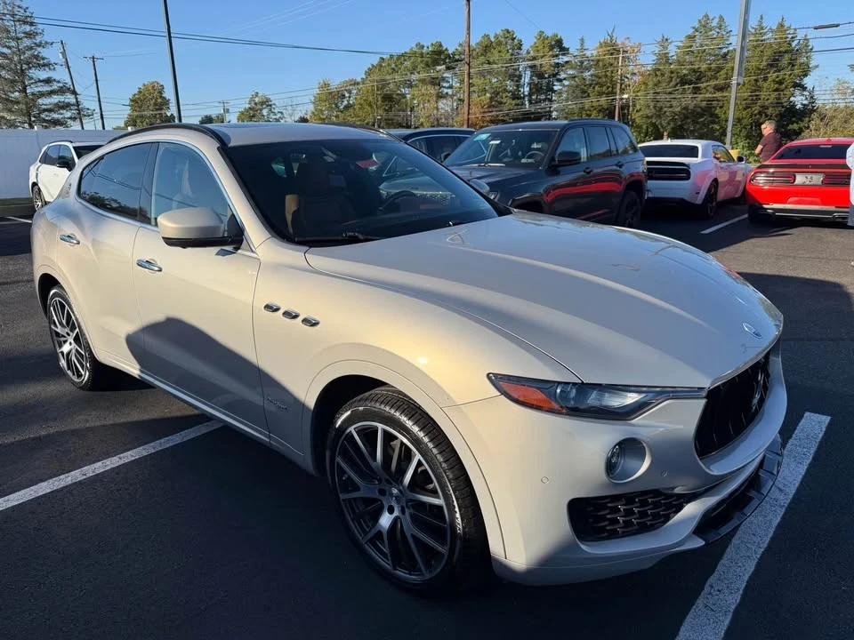 2018 Maserati Levante - Image 2 of 11