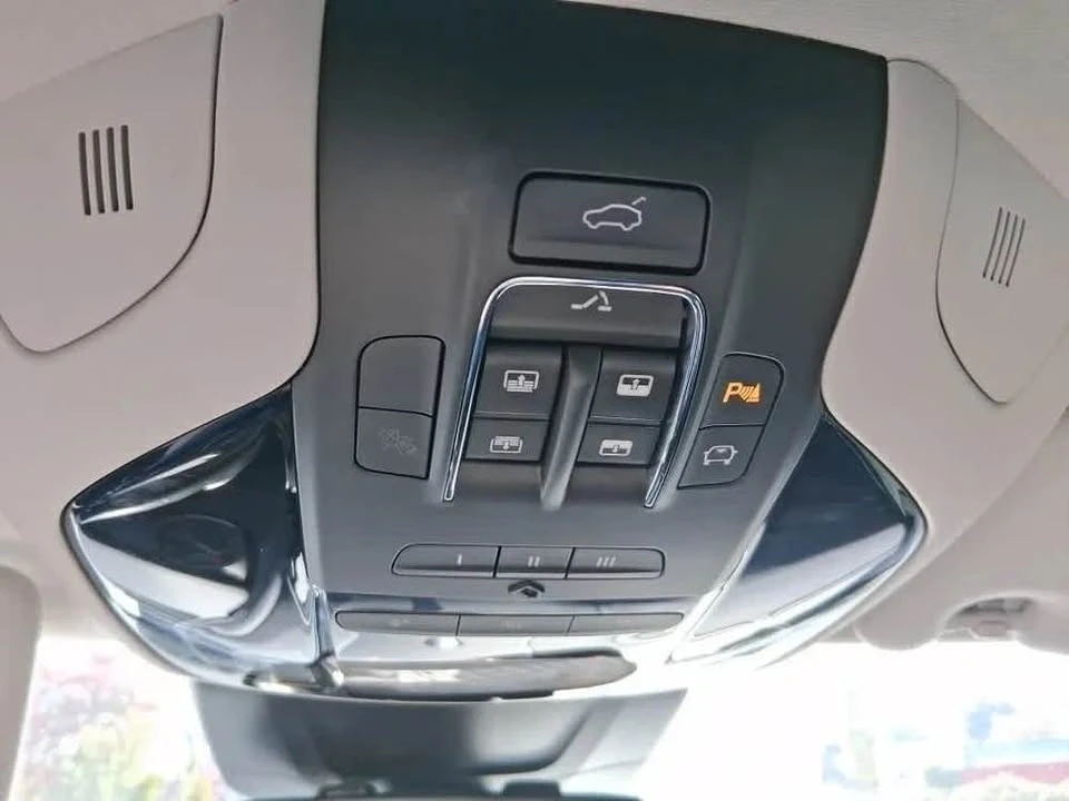 2018 Maserati Levante - Image 13 of 17