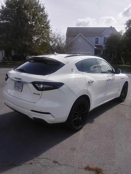 2018 Maserati Levante - Image 2 of 10