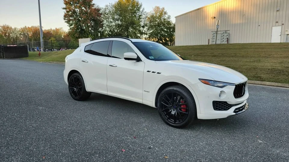 2018 Maserati Levante - Image 2 of 19
