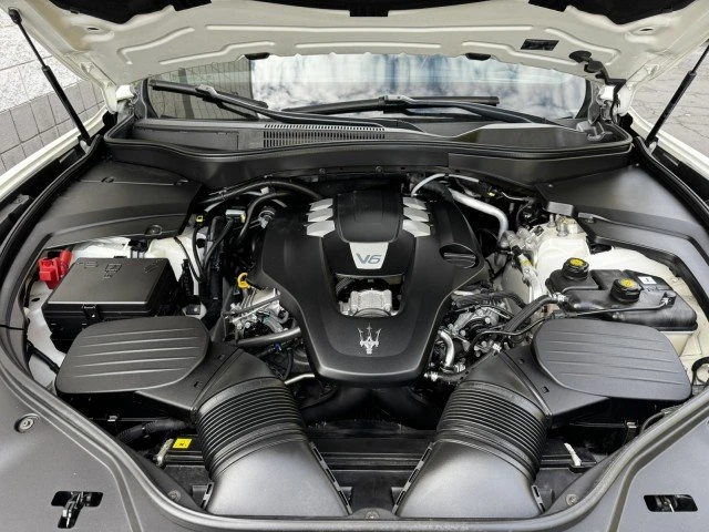 2018 Maserati Levante - Image 5 of 17