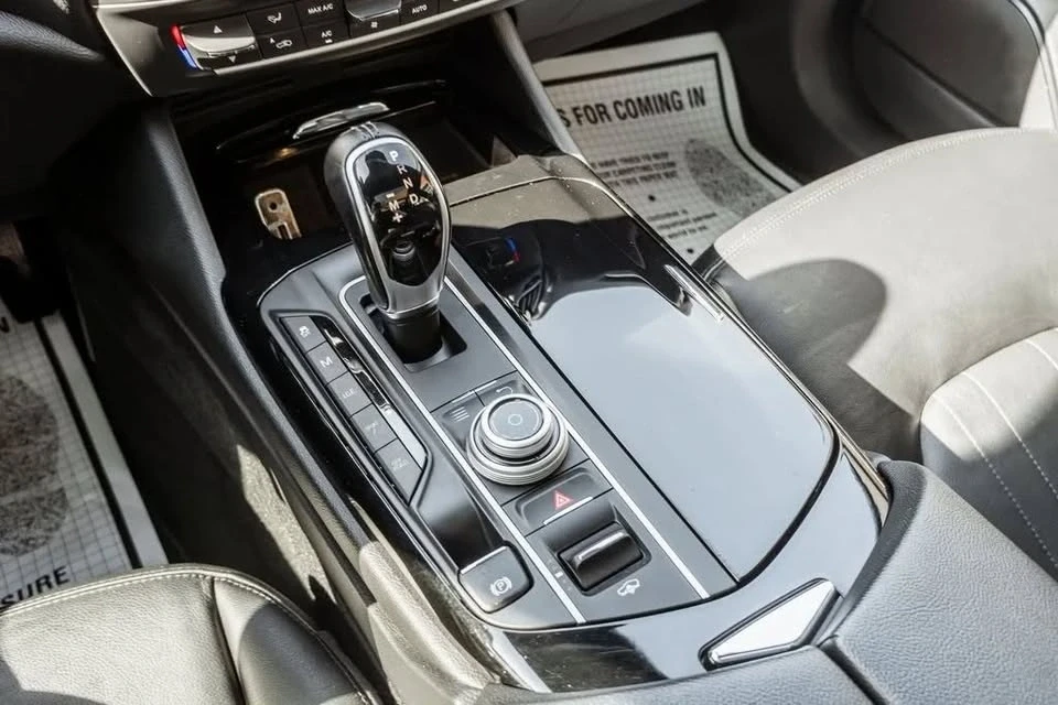 2018 Maserati Levante - Image 11 of 20