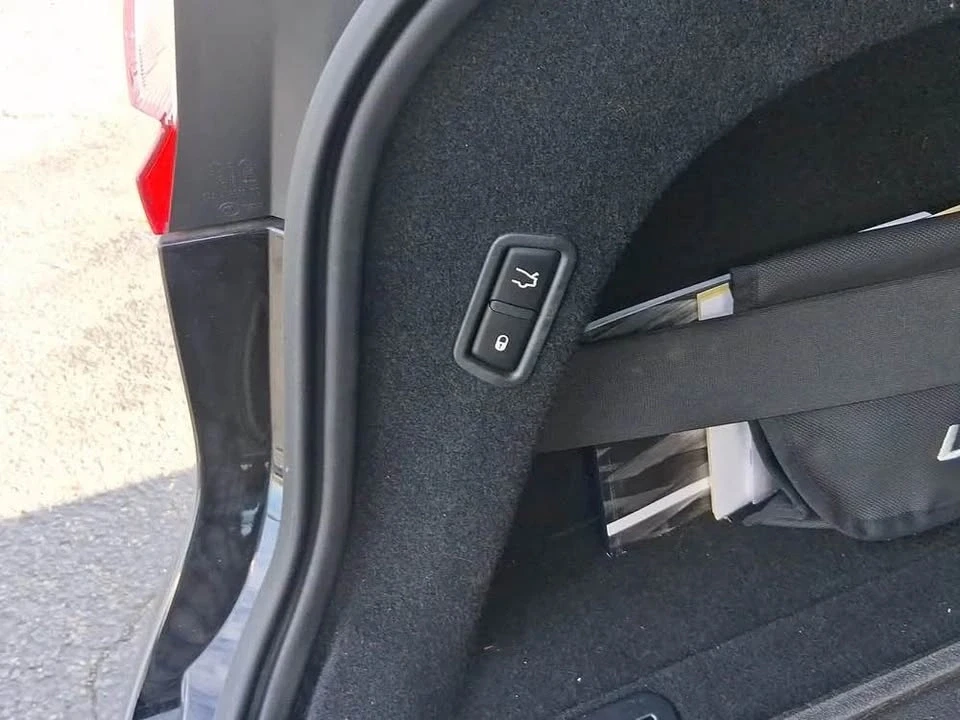 2018 Maserati Levante - Image 17 of 17