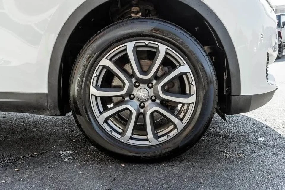 2018 Maserati Levante - Image 3 of 19
