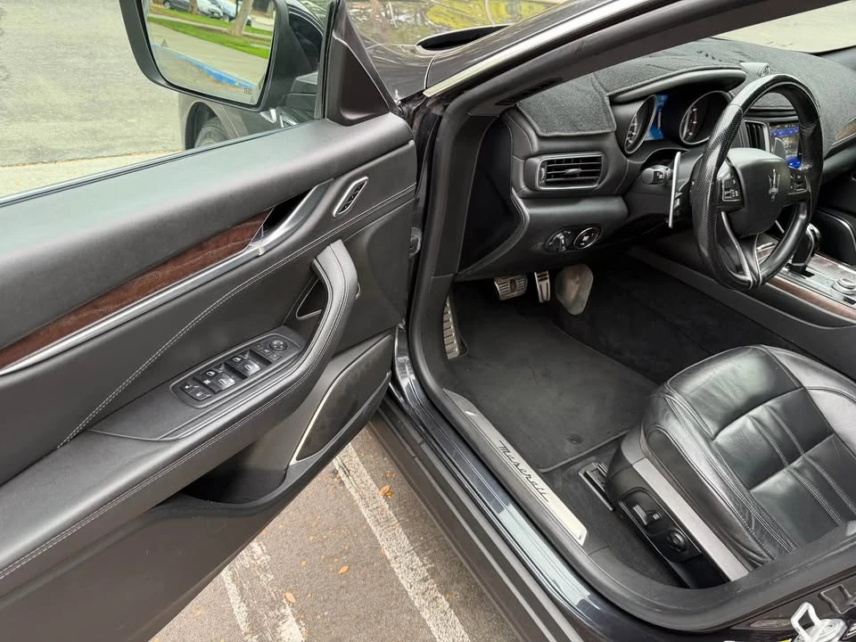 2018 Maserati Levante - Image 12 of 17