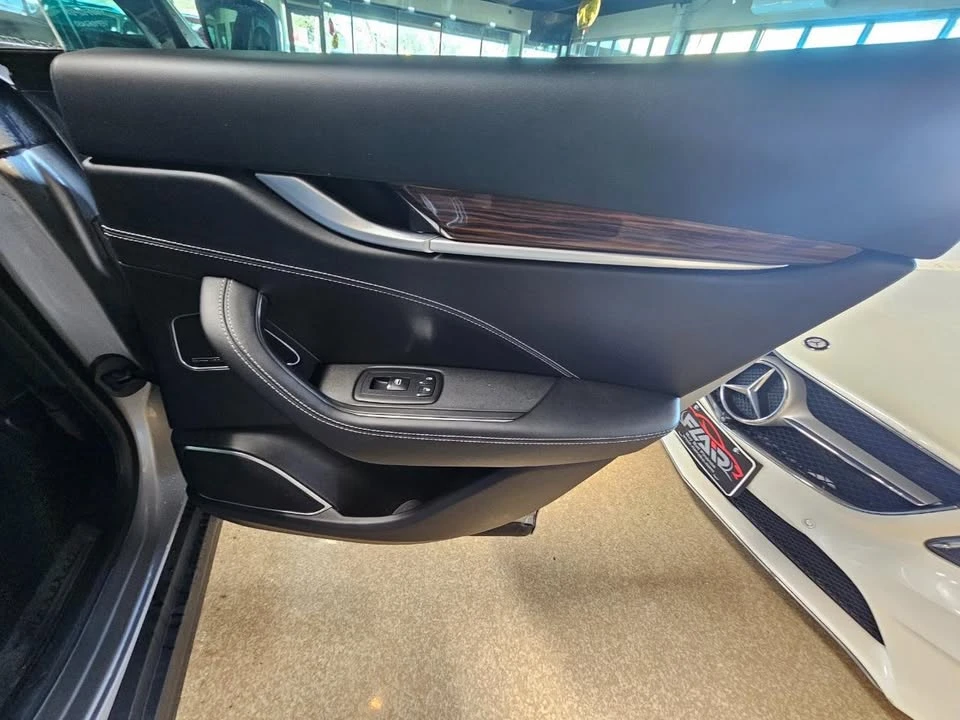 2018 Maserati Levante - Image 14 of 20