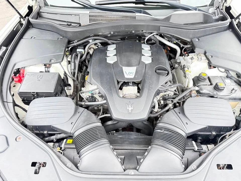 2018 Maserati Levante - Image 16 of 17