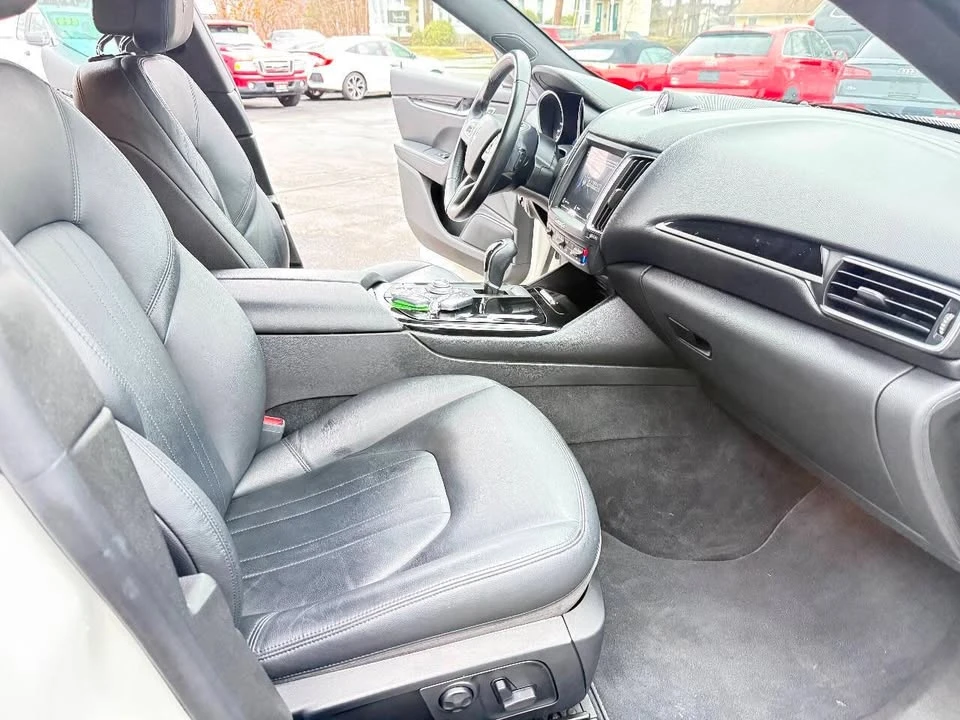 2018 Maserati Levante - Image 9 of 17