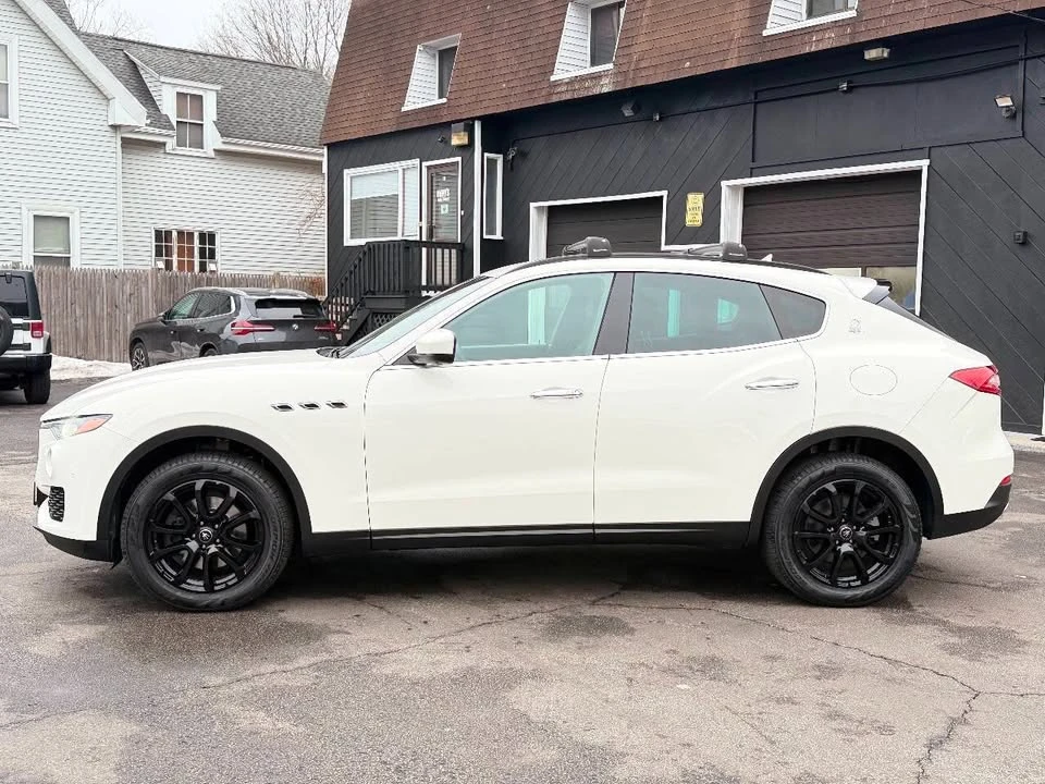 2018 Maserati Levante - Image 2 of 17