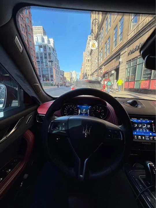 2018 Maserati Levante - Image 3 of 4