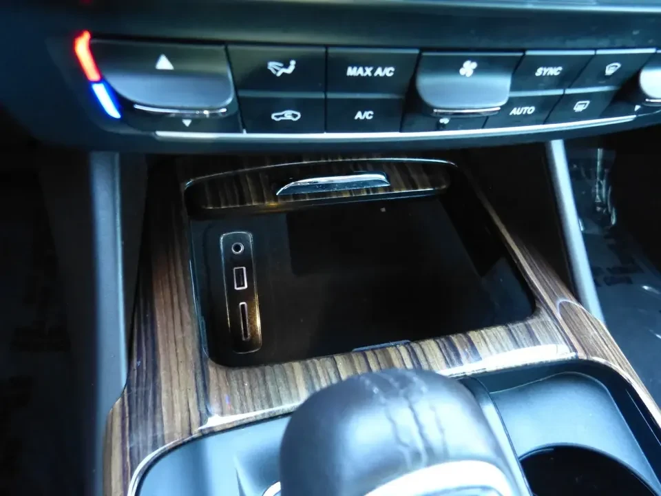 2018 Maserati Levante - Image 12 of 19