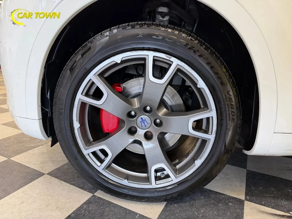 2018 Maserati Levante - Image 15 of 20