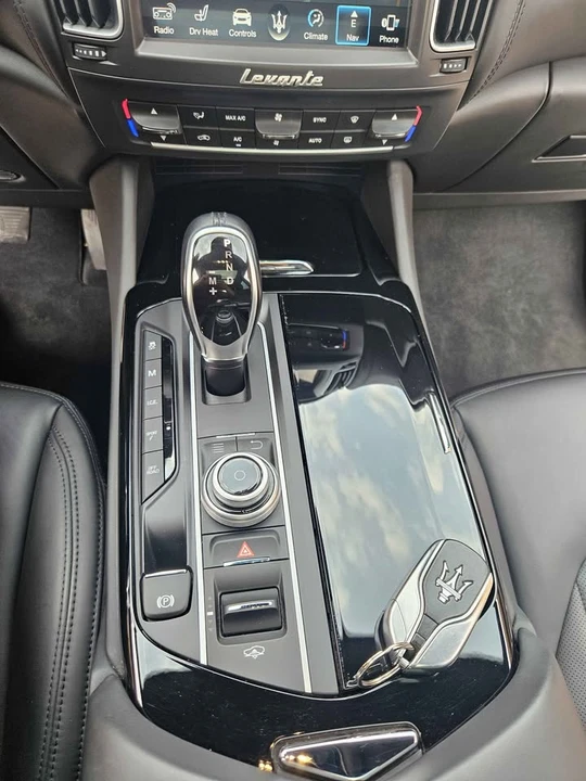 2018 Maserati Levante - Image 11 of 19