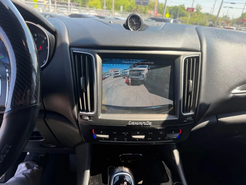 2018 Maserati Levante - Image 17 of 18
