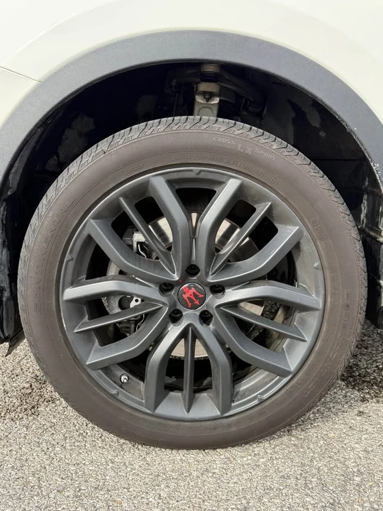 2018 Maserati Levante - Image 5 of 14