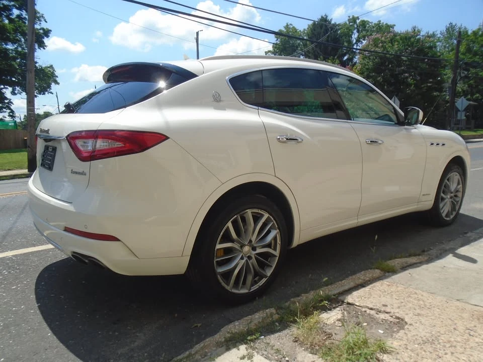 2018 Maserati Levante - Image 5 of 20