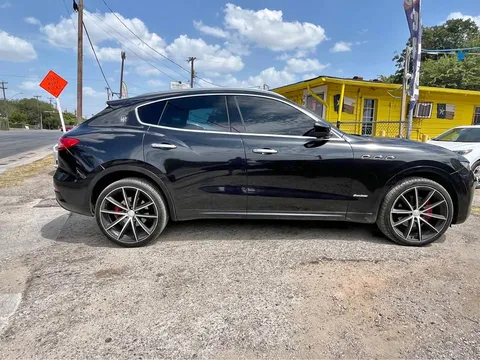 2018 Maserati Levante GranLusso Sport
