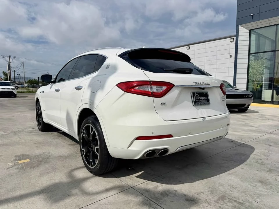 2018 Maserati Levante - Image 2 of 11