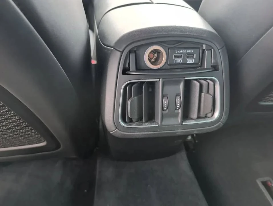 2018 Maserati Levante - Image 12 of 20