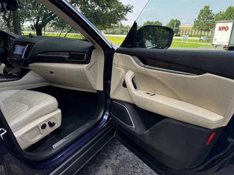2018 Maserati Levante - Image 16 of 31