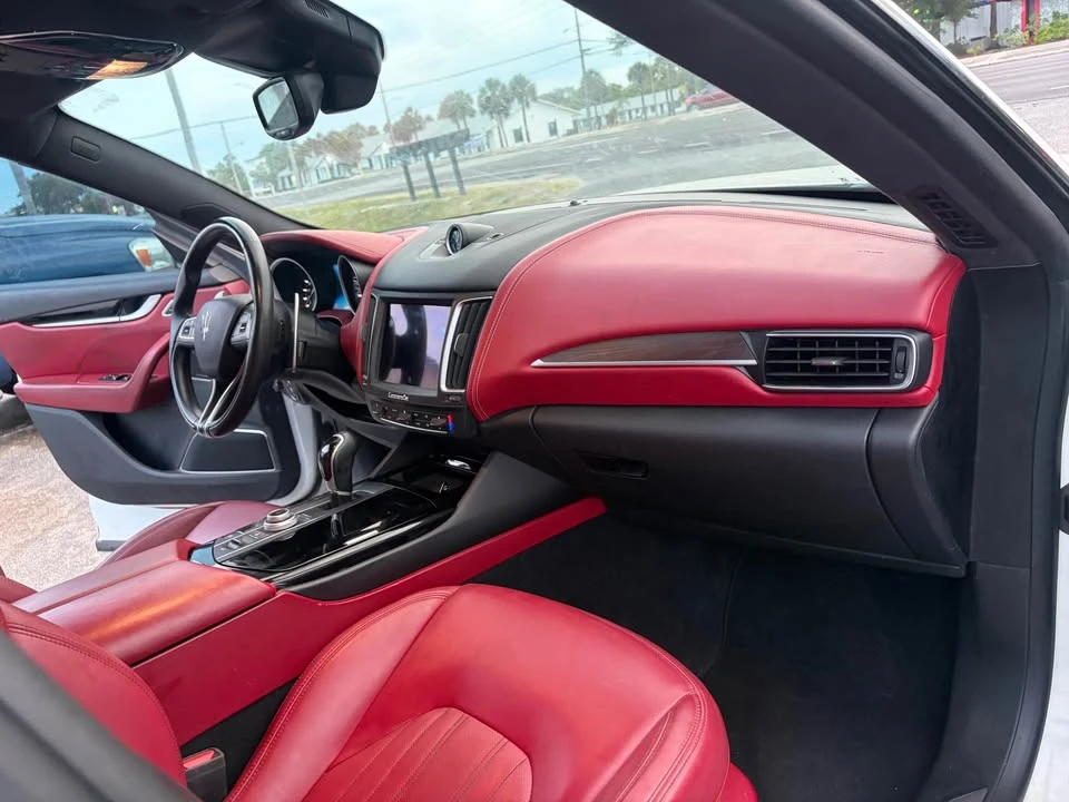 2018 Maserati Levante - Image 17 of 20