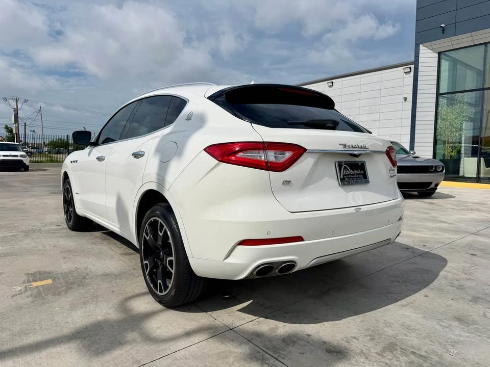 2018 Maserati Levante - Image 2 of 11