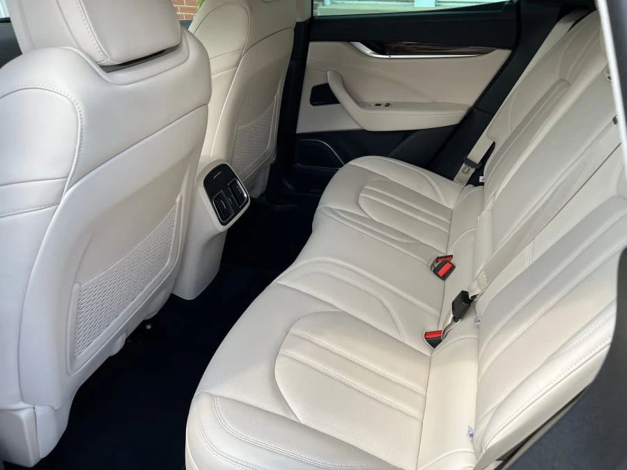 2018 Maserati Levante - Image 5 of 9