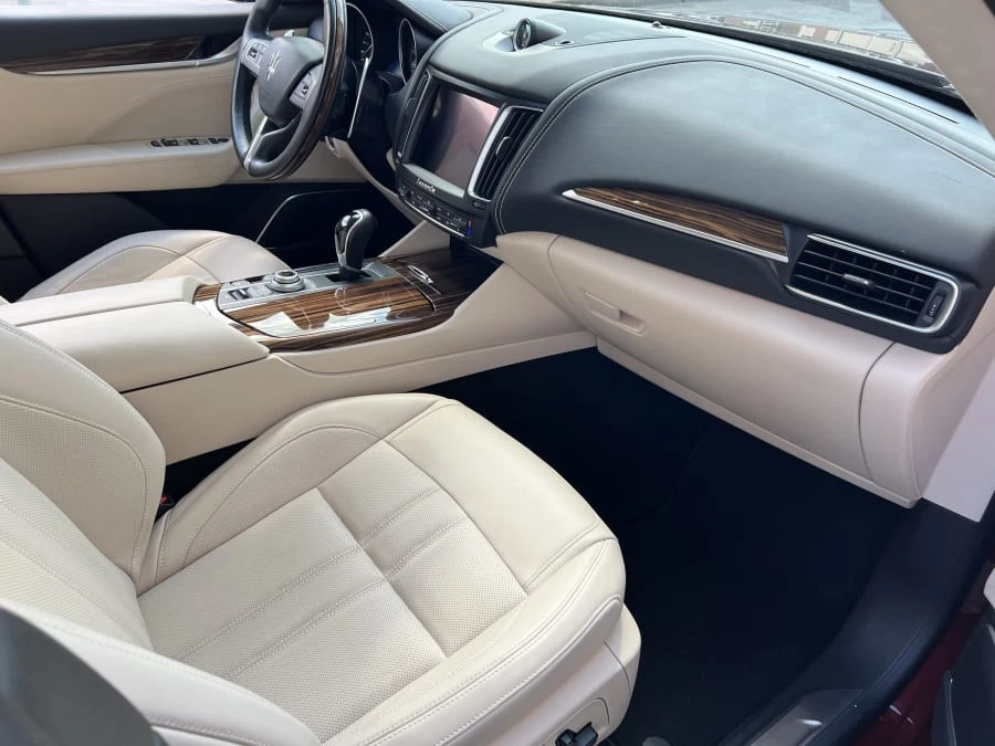 2018 Maserati Levante - Image 6 of 9