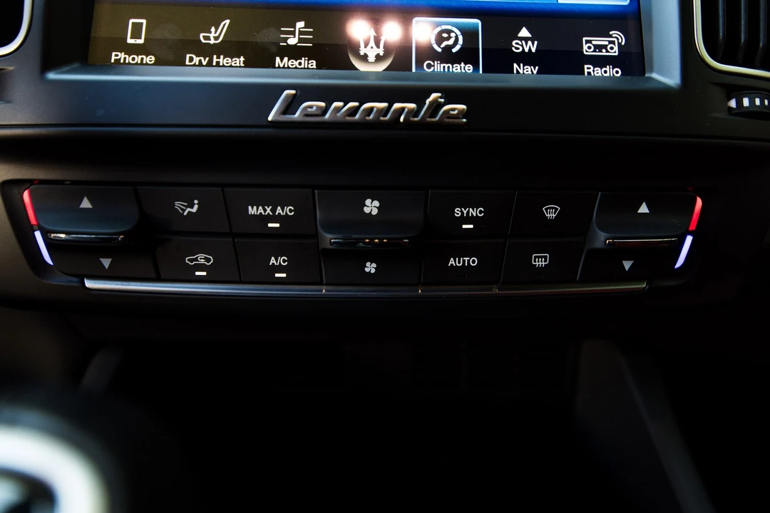 2018 Maserati Levante - Image 26 of 31