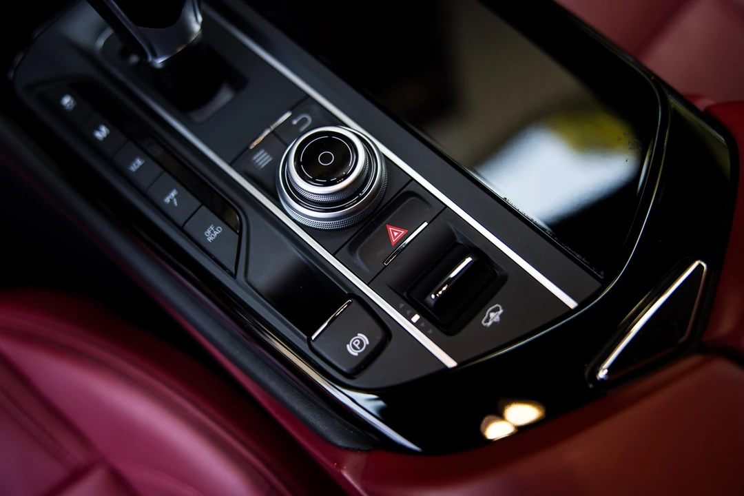 2018 Maserati Levante - Image 28 of 31