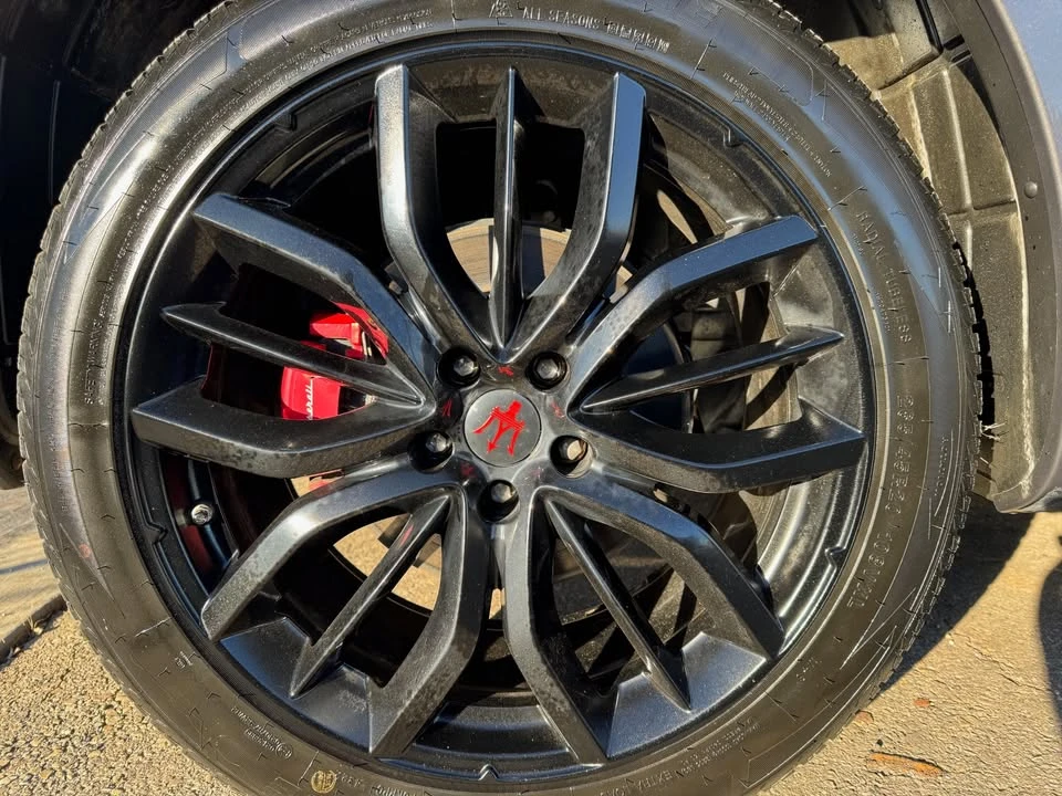 2018 Maserati Levante - Image 16 of 17