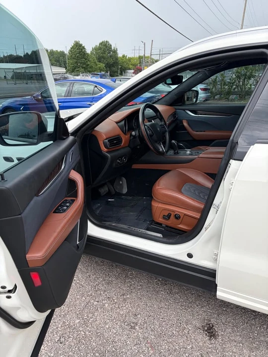 2018 Maserati Levante - Image 9 of 16