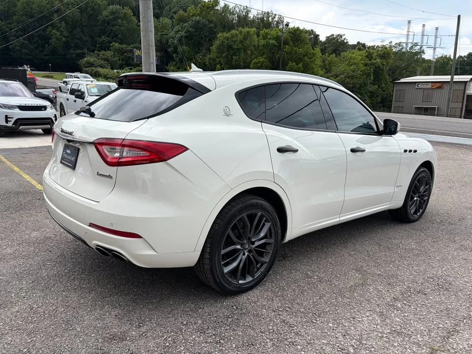 2018 Maserati Levante - Image 5 of 16