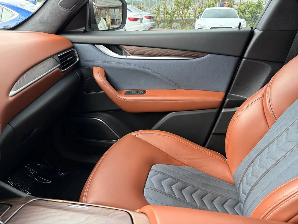 2018 Maserati Levante - Image 15 of 16